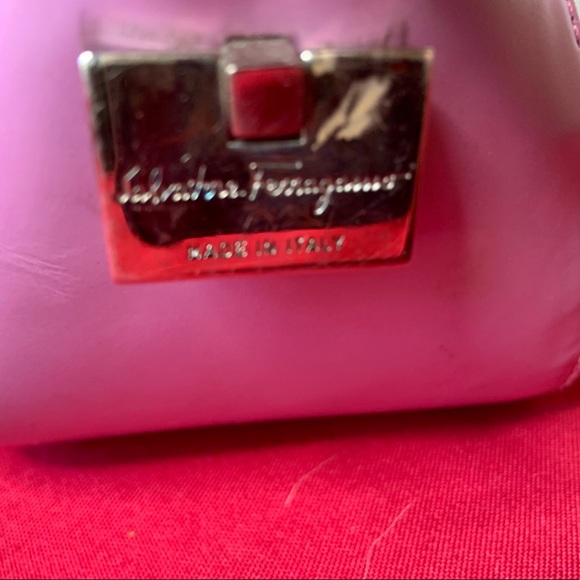 SALVATORE FERRAGAMO LAVENDER GANCINI SHOULDER BAG/PURSE - Picture 5 of 15